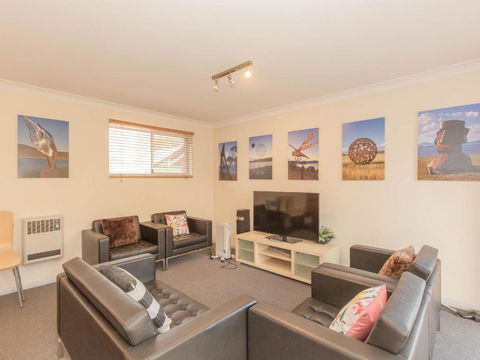 Lakeside 3 / 37 Cobbon Crescent - Northern Rivers Accommodation 4