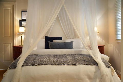 Circa Red London Daylesford - Northern Rivers Accommodation 2