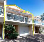 3 Frangipani 30 Leonard Avenue great townhouse with air con - Northern Rivers Accommodation