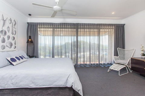 Surfside6 At James Cook Clarkes Beach - Northern Rivers Accommodation 2