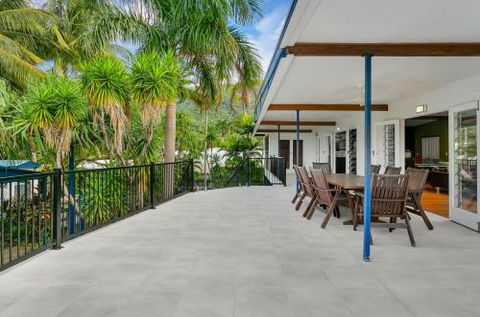 SANTORINIatPALM COVE - Northern Rivers Accommodation 1