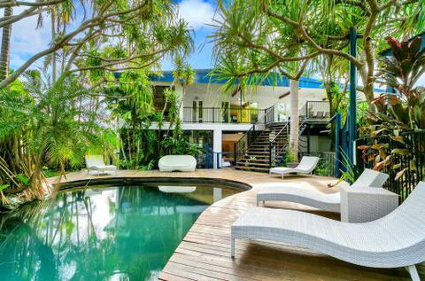 SANTORINIatPALM COVE - Northern Rivers Accommodation 0