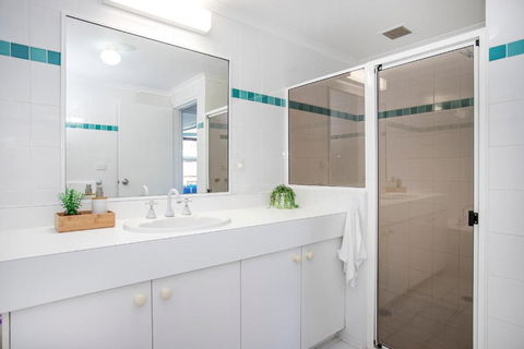 Ocean Breeze Fathoms 3 - Northern Rivers Accommodation 1