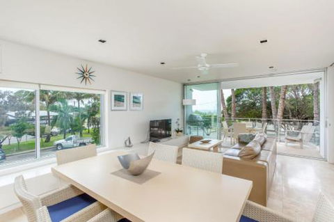 Unit 105 Plantation Rainbow Beach Plantation Resort Second Floor Aircon Pool Spa - Northern Rivers Accommodation 5