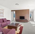 Absolute Waterfront at Anna Bay - Northern Rivers Accommodation