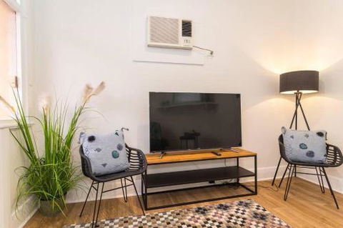 Minutes From The Beach Shops & Parks! Free Wifi Nespresso Netflix - Northern Rivers Accommodation 3