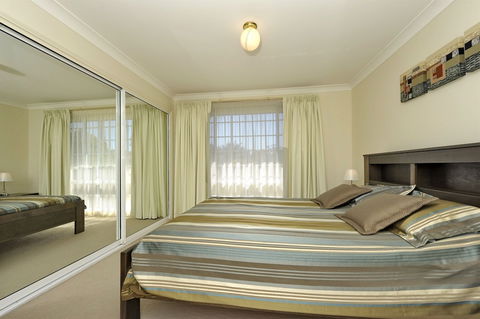 Reef Close 1 / 2 - Northern Rivers Accommodation 4