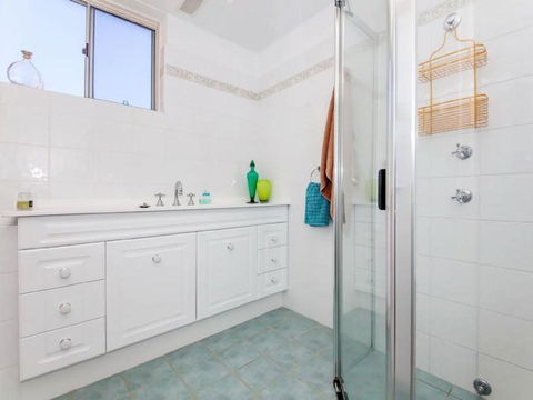 Salt In The Air At Nelson Bay On Shoal Bay Beach - Northern Rivers Accommodation 3