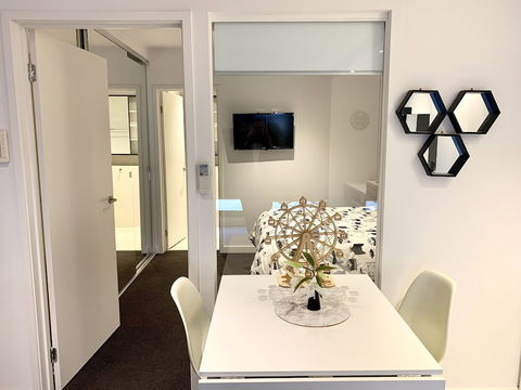 ReadySet Apartments On Little Collins - Northern Rivers Accommodation 0