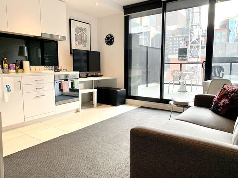 ReadySet Apartments On Little Collins - Northern Rivers Accommodation 3