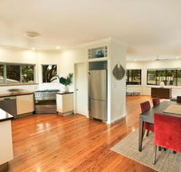 River Breeze 60 Wooli Street Yamba. Linen Unlimited Wi Fi Just listed. - Northern Rivers Accommodation