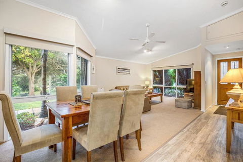 Hilltop Beach House: Newly Updated - Northern Rivers Accommodation 2