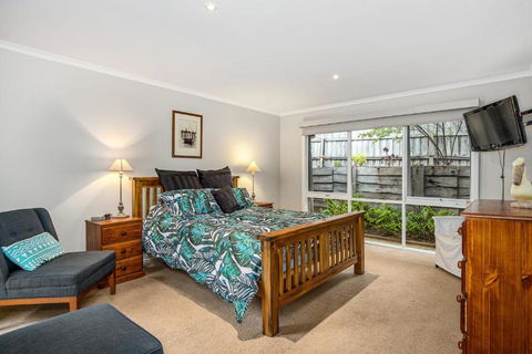 Hilltop Beach House: Newly Updated - Northern Rivers Accommodation 4