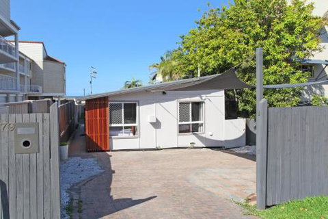 BEACH SHOPS & FABULOUS VACATION HOME! - Northern Rivers Accommodation 2
