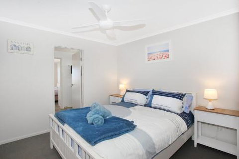BEACH SHOPS & FABULOUS VACATION HOME! - Northern Rivers Accommodation 4