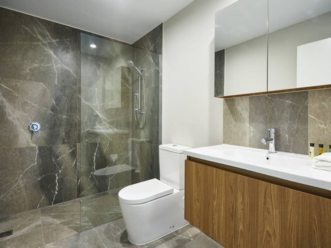 Luxurious 2bed 2bath APT With Parking@southport - Northern Rivers Accommodation 3