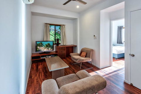Uisce Luxury Holiday House With Jacuzzi Pool Table Cinema Premium Foxtel & Two Buggies - Northern Rivers Accommodation 4