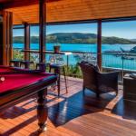 Uisce Luxury Holiday House With Jacuzzi Pool Table Cinema Premium Foxtel & Two Buggies - Northern Rivers Accommodation 0
