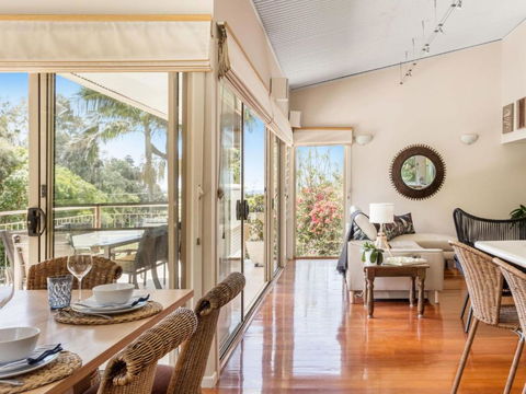 The Stanwell Beach Glass House Beach & Pool - Northern Rivers Accommodation 6