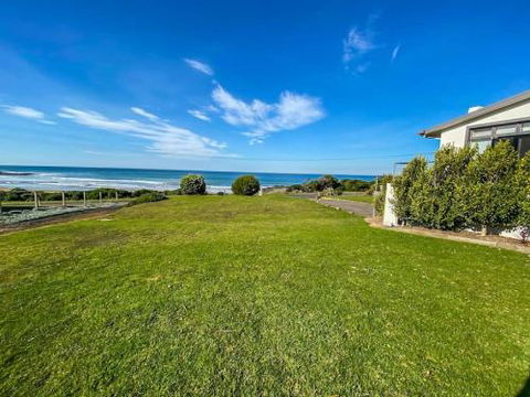 MAVI BEACH HOUSE Beachfront Wifi Views - Northern Rivers Accommodation 6