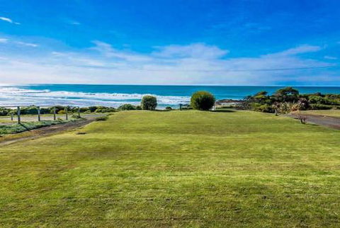 MAVI BEACH HOUSE Beachfront Wifi Views - Northern Rivers Accommodation 4
