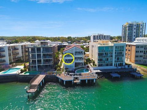 Unit 3 Pumicestone Quays Absolute Waterfront! - Northern Rivers Accommodation 0