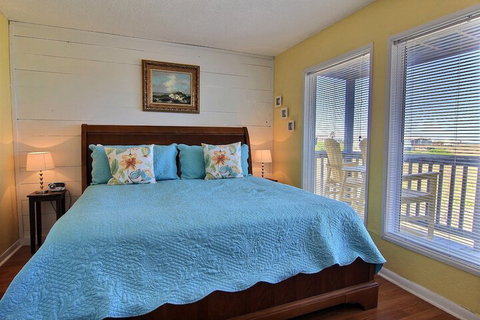 The Pier Coogee - Northern Rivers Accommodation 4