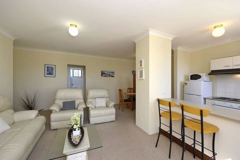 Bay Village Unit 10 Shoal Bay - Northern Rivers Accommodation 5