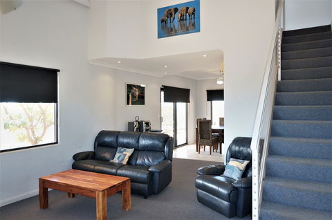 Ningaloo Breeze Villa 6 - Northern Rivers Accommodation 5