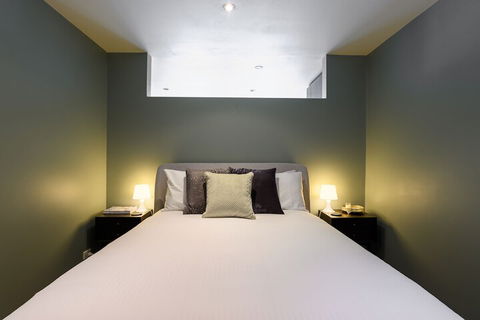LUCY Laneway Art Fed Square Bars & Flinderst St. Station - Northern Rivers Accommodation 1