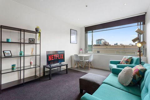 JOLI Directly Opposite MCG - Northern Rivers Accommodation 0
