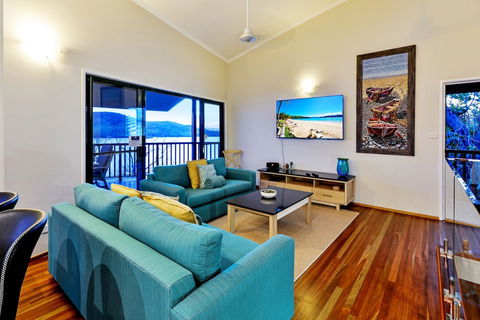 Casuarina Cove 16 Ocean View Deluxe Refurbished 3 Bedroom House Near Marina With Golf Buggy - Northern Rivers Accommodation 6