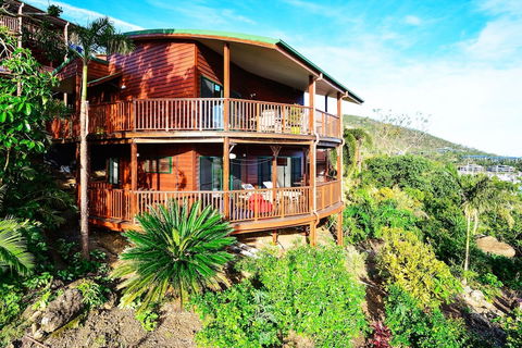 Casuarina Cove 16 Ocean View Deluxe Refurbished 3 Bedroom House Near Marina With Golf Buggy - Northern Rivers Accommodation 1