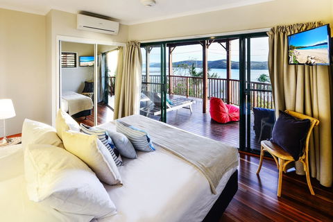 Casuarina Cove 16 Ocean View Deluxe Refurbished 3 Bedroom House Near Marina With Golf Buggy - Northern Rivers Accommodation 4