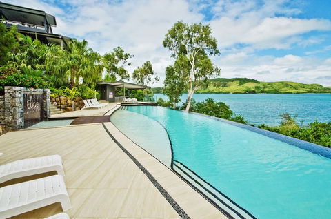 Villa 16 The Edge Oceanfront Deluxe 3 Bedroom Near Marina With Golf Buggy - Northern Rivers Accommodation 1