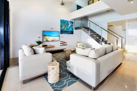 Villa 12 The Edge Oceanfront Deluxe 3 Bedroom Near Marina With Golf Buggy - Northern Rivers Accommodation 6