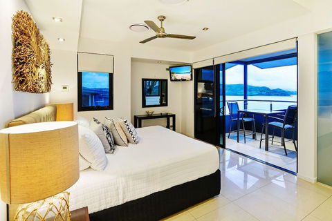 Villa 12 The Edge Oceanfront Deluxe 3 Bedroom Near Marina With Golf Buggy - Northern Rivers Accommodation 4