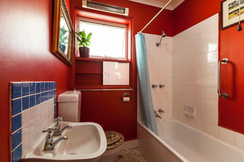ELEANOR, 1BDR Fitzroy North Apartment - Northern Rivers Accommodation 1