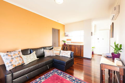 ELEANOR, 1BDR Fitzroy North Apartment - Northern Rivers Accommodation 2