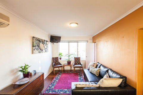 ELEANOR, 1BDR Fitzroy North Apartment - Northern Rivers Accommodation 3