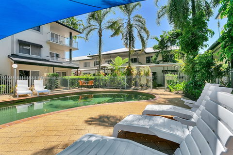 Cairns Reef Apartments & Motel - Northern Rivers Accommodation 3