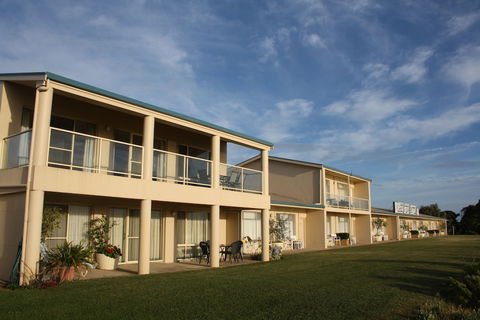 Lakeview Motel & Apartments - Northern Rivers Accommodation 0