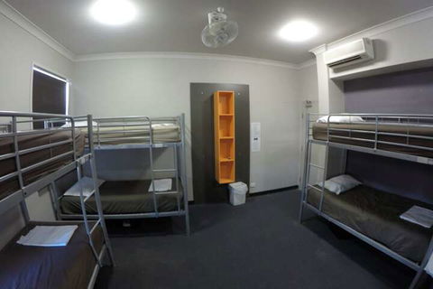 Global Backpackers - Port Douglas - Northern Rivers Accommodation 5