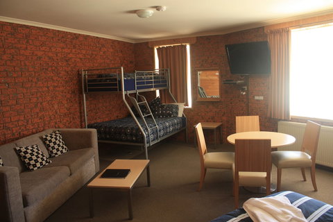 Merrijig Motor Inn Resort - Northern Rivers Accommodation 4