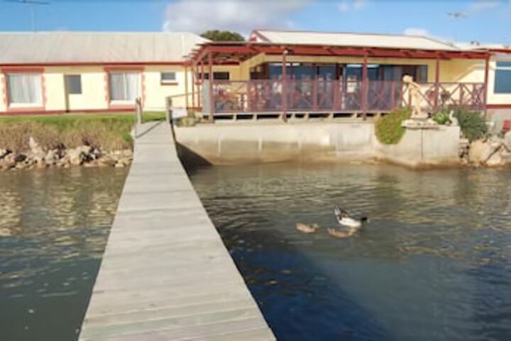 Policemans Point SA Northern Rivers Accommodation