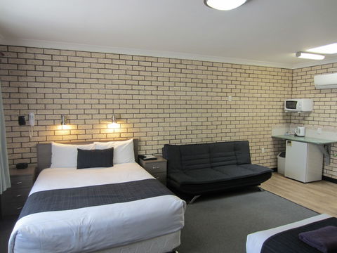 Cowra Crest Motel - Northern Rivers Accommodation 3