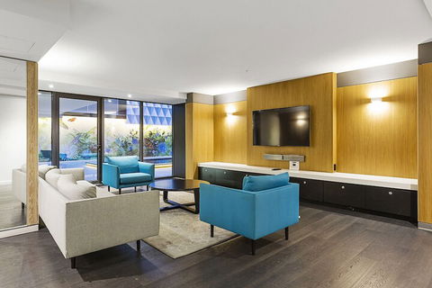 LAURENT Views Of MCG & Yarra River + Fed Square - Northern Rivers Accommodation 6