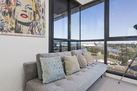 LAURENT Views Of MCG & Yarra River + Fed Square - Northern Rivers Accommodation 4