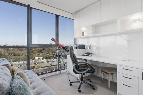 LAURENT Views Of MCG & Yarra River + Fed Square - Northern Rivers Accommodation 3
