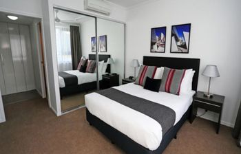 Under The Townsville Sun (694I) - Northern Rivers Accommodation 0
